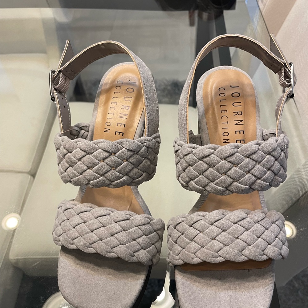 Journee Collection Women's Light Gray Braided Sandals